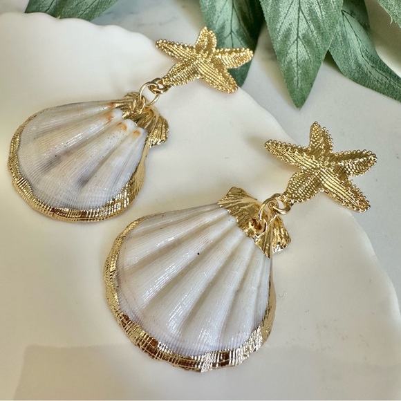 2/$30🌵 Gold Seashell Starfish Caspian Collection Earrings European Beachy NEW - Picture 5 of 9